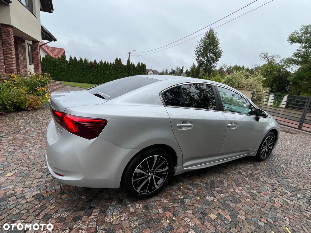 Toyota Avensis 1.8 Premium - 13