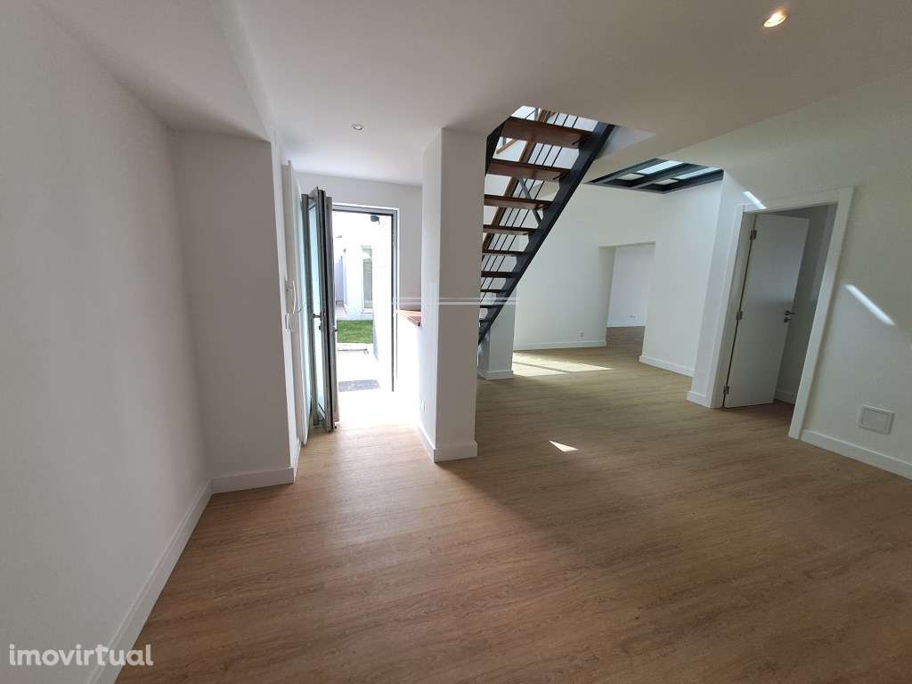 Moradia isolada T5+1, arquitetura contemporânea com piscina - Quint... - Grande imagem: 3/43