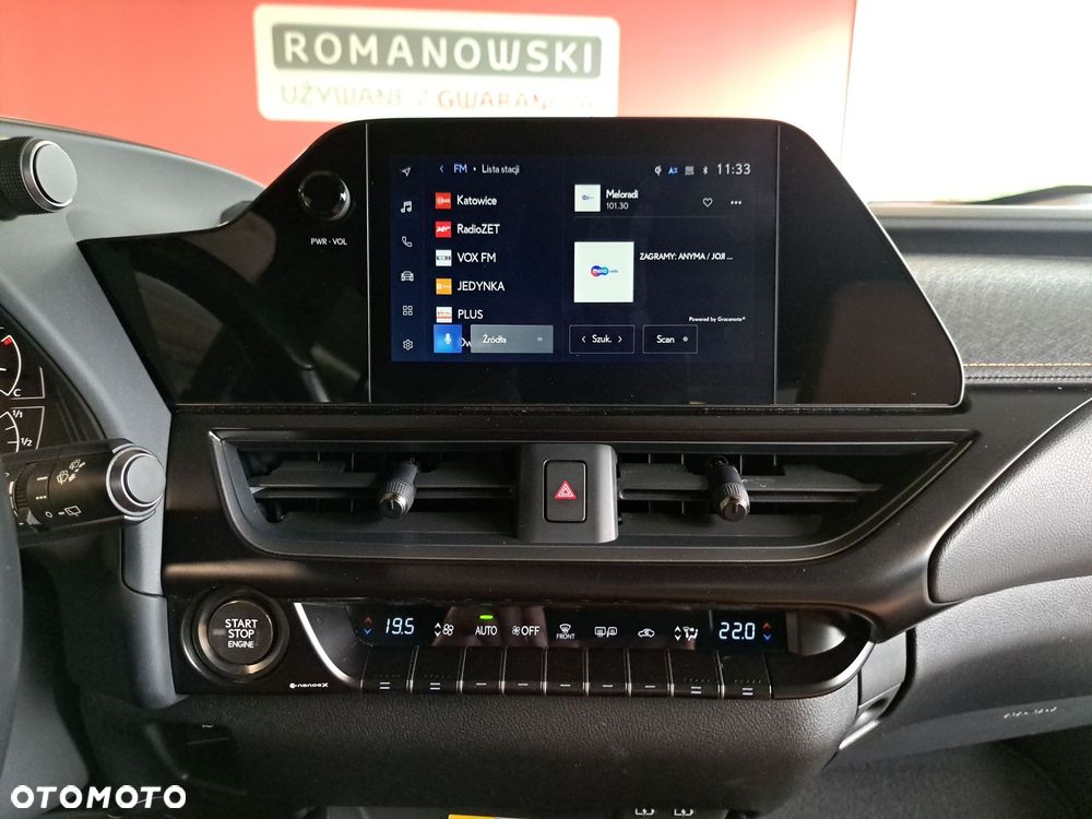 Lexus UX - 21