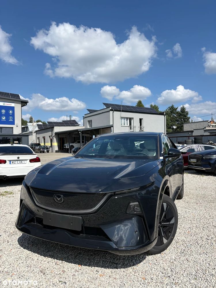 Mazda EZ-60 - 9