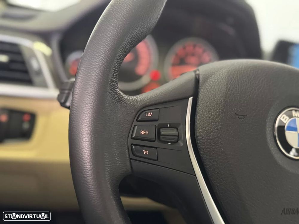 BMW 330 e iPerformance Line Luxury - 51