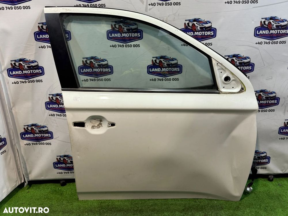 USA PORTIERA FATA DREAPTA (AVARIAT) MITSUBISHI OUTLANDER 3 2.0 BENZINA + ELECTRIC 2016 COD OEM 5700B860 2016-2021 - 1