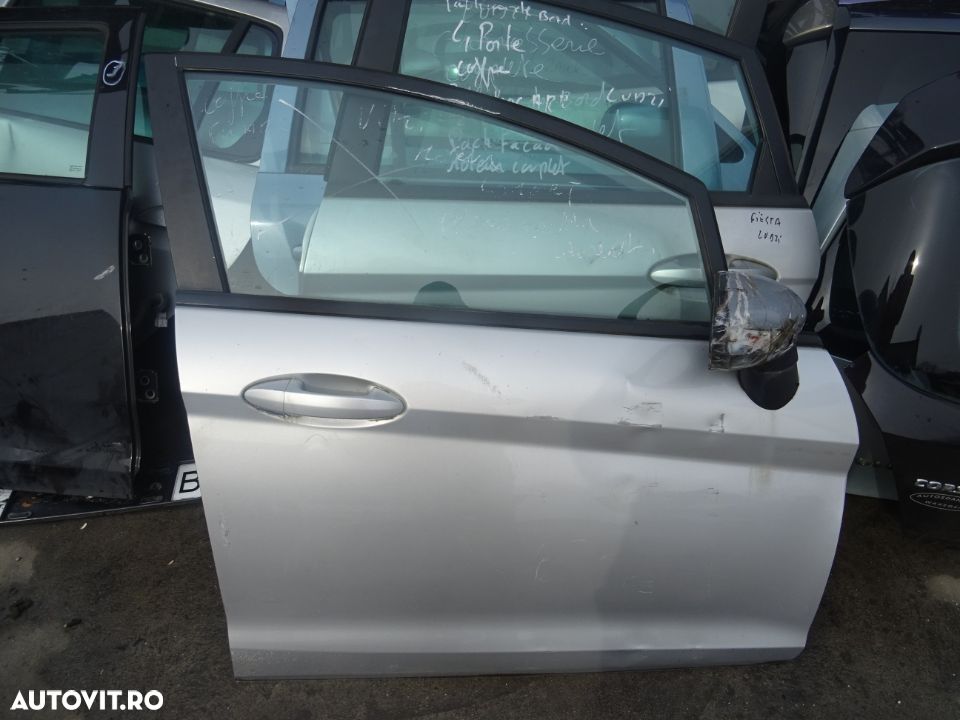 Vand Usa Fata Dreapta Ford Fiesta din 2010 putin lovita - 1