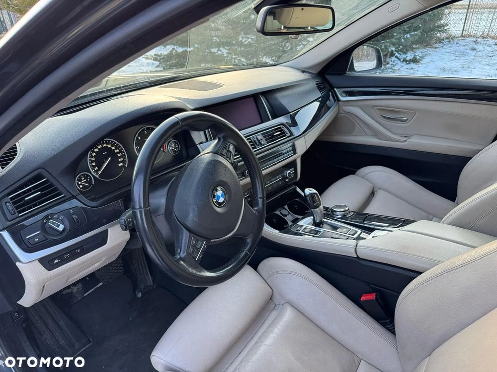 BMW Seria 5 525d xDrive Luxury Line - 3
