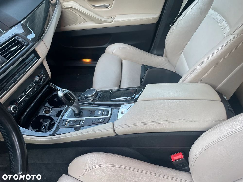 BMW Seria 5 520d xDrive Luxury Line - 6