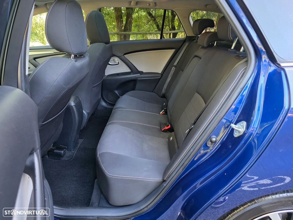 Toyota Avensis SW 2.0 D-4D Luxury+GPS - 13