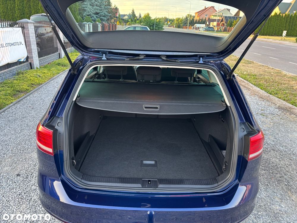 Volkswagen Passat - 21
