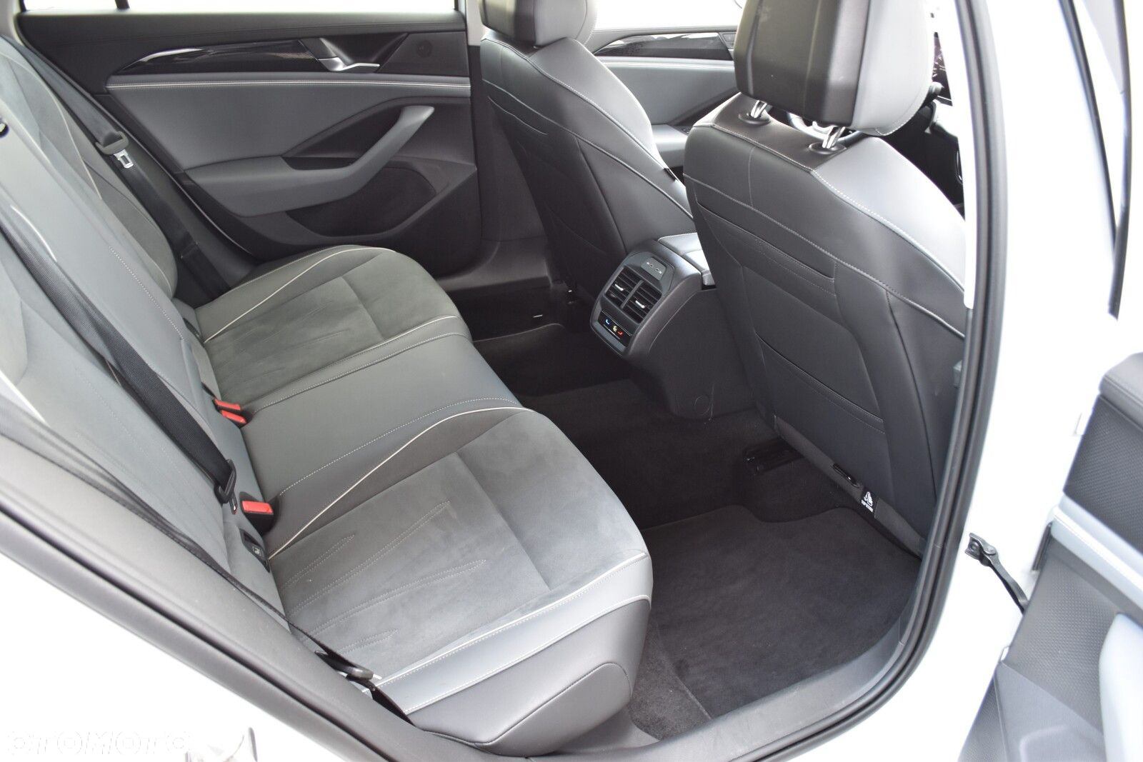 Volkswagen Passat 1.5 TSI EVO Business DSG - 36