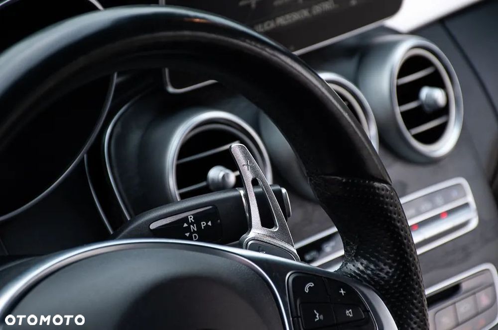 Mercedes-Benz Klasa C 400 4Matic 7G-TRONIC AMG Line - 38