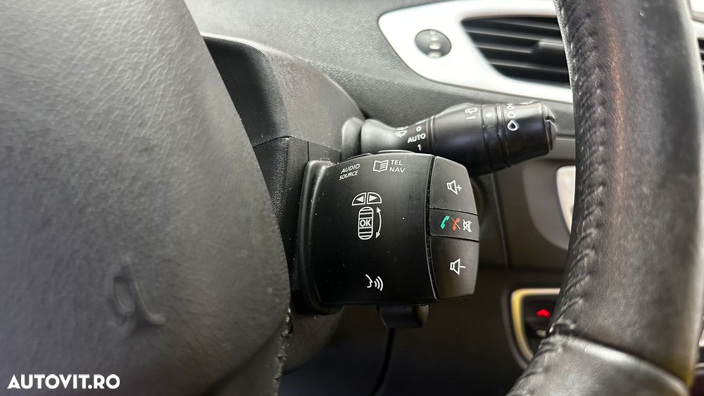 Renault Grand Scenic - 19