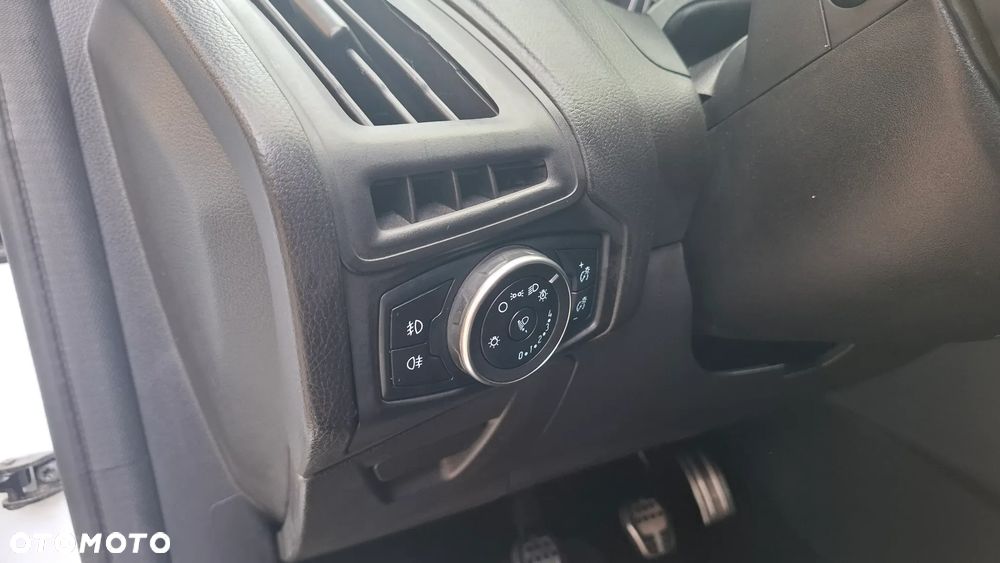 Ford Focus 1.5 EcoBoost ST-Line - 11