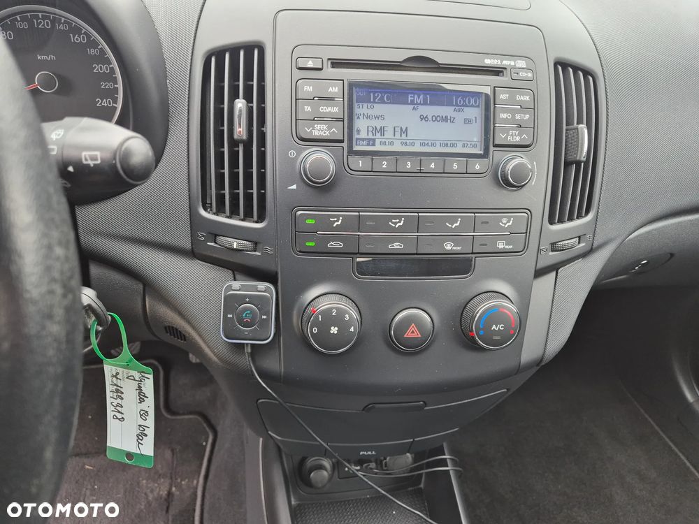 Hyundai i30 blue 1.4 - 14