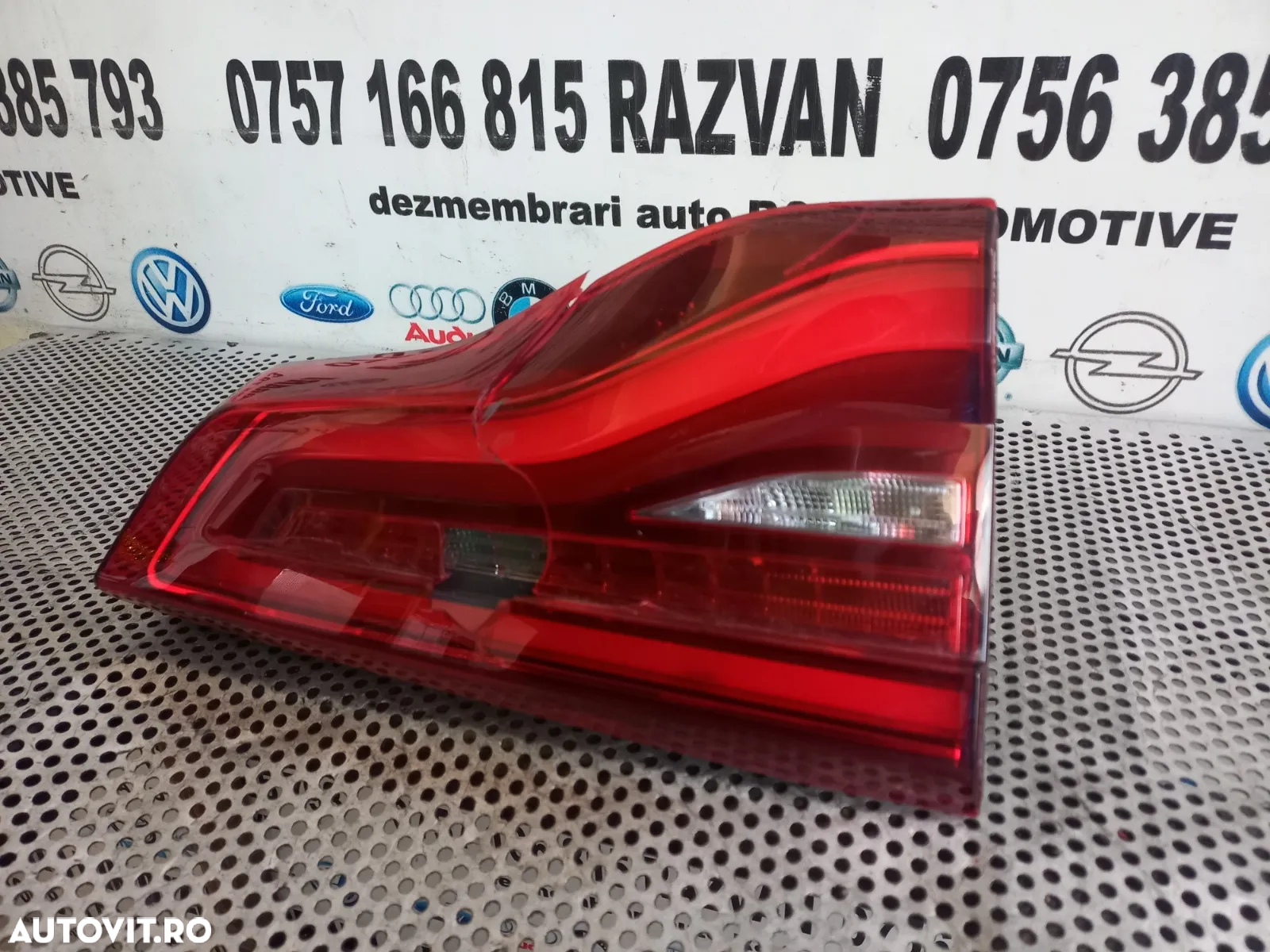 Stop Bmw X3 G01 Lampa Stop Tripla Stanga De Pe Haion Hayon Bmw X3 G01 Cod  STICLA CRAPATA - Dezmemb - 3