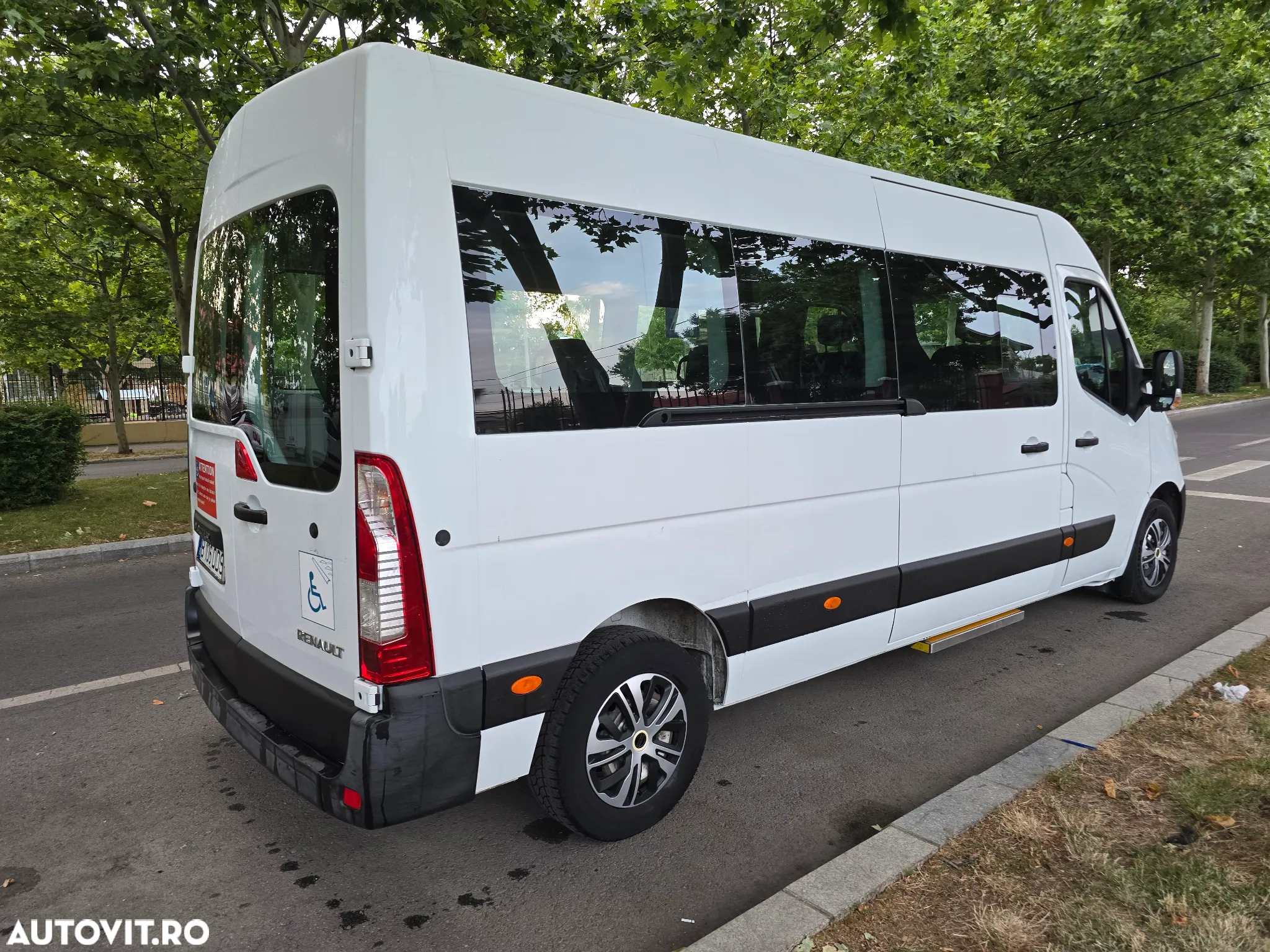 Renault Master 2.3 dCi 110 Combi 3,5t L2H2 8+1 locuri 4,7 m3 Confort - 10