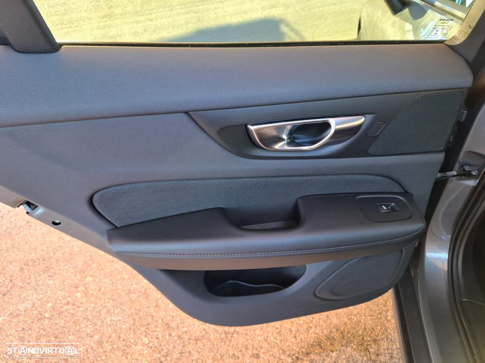 Volvo V60 2.0 D3 Momentum - 46