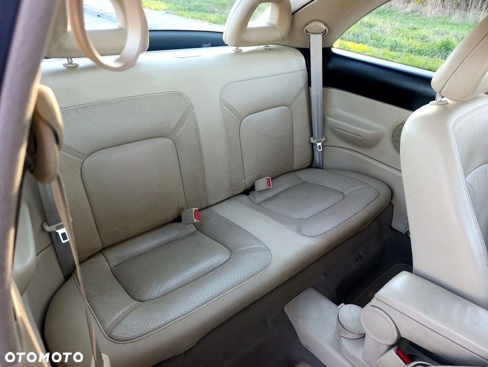 Volkswagen New Beetle 2.0 - 12