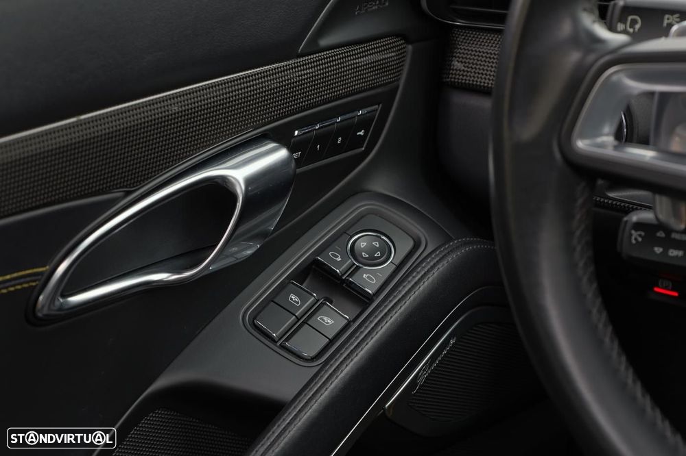 Porsche 911 Série F - 16