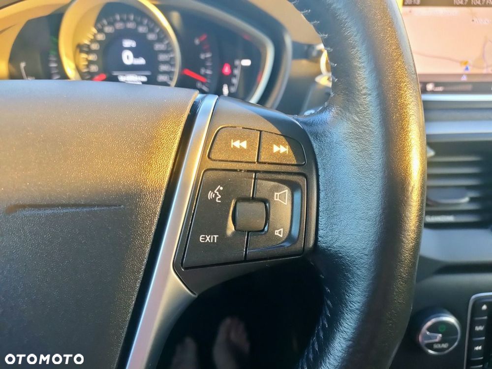 Volvo V40 D2 Drive-E SCR Momentum - 24