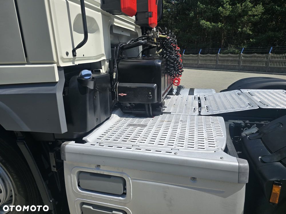 DAF XF510 FTG 6x2 - 27