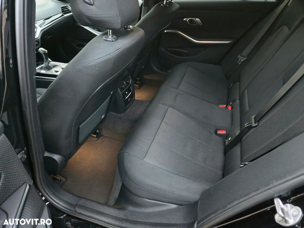 BMW Seria 3 316d MHEV - 29