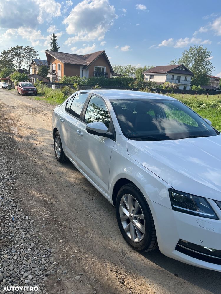 Skoda Octavia 2.0 TDI DSG Style - 2