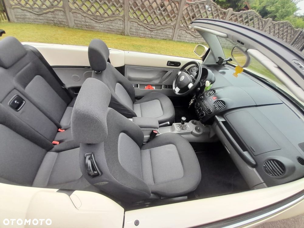 Volkswagen New Beetle - 7