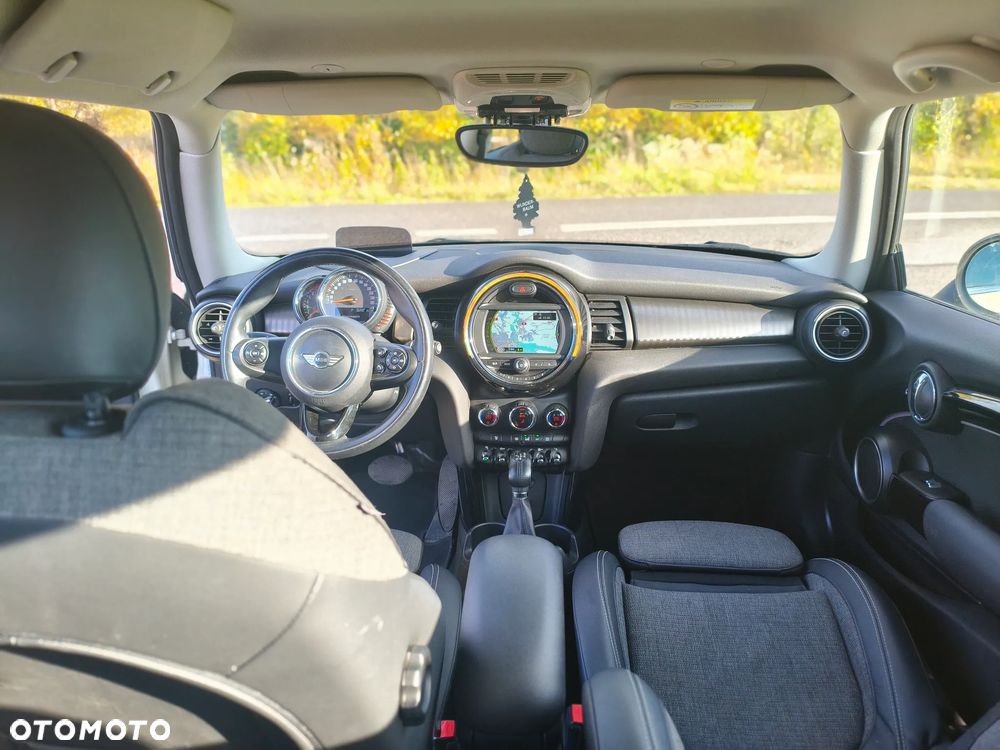 MINI Cooper Standard - 10