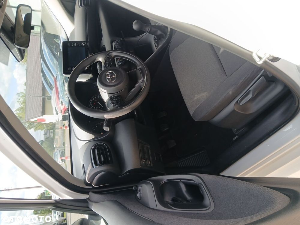 Toyota Yaris - 20