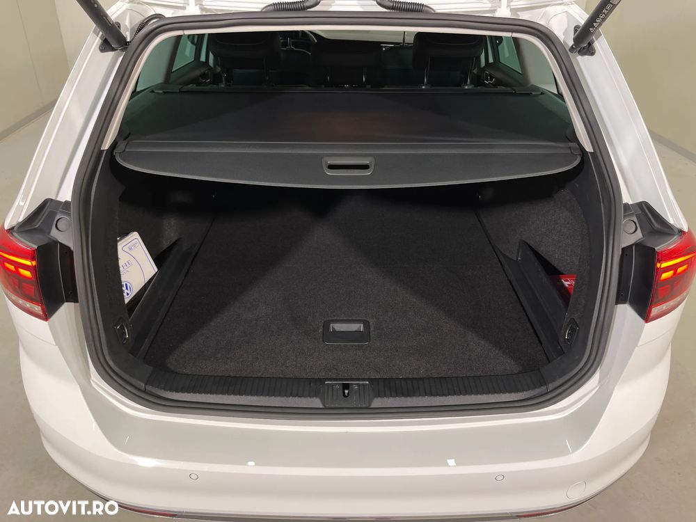 Volkswagen Passat 2.0 TDI DSG Highline - 13
