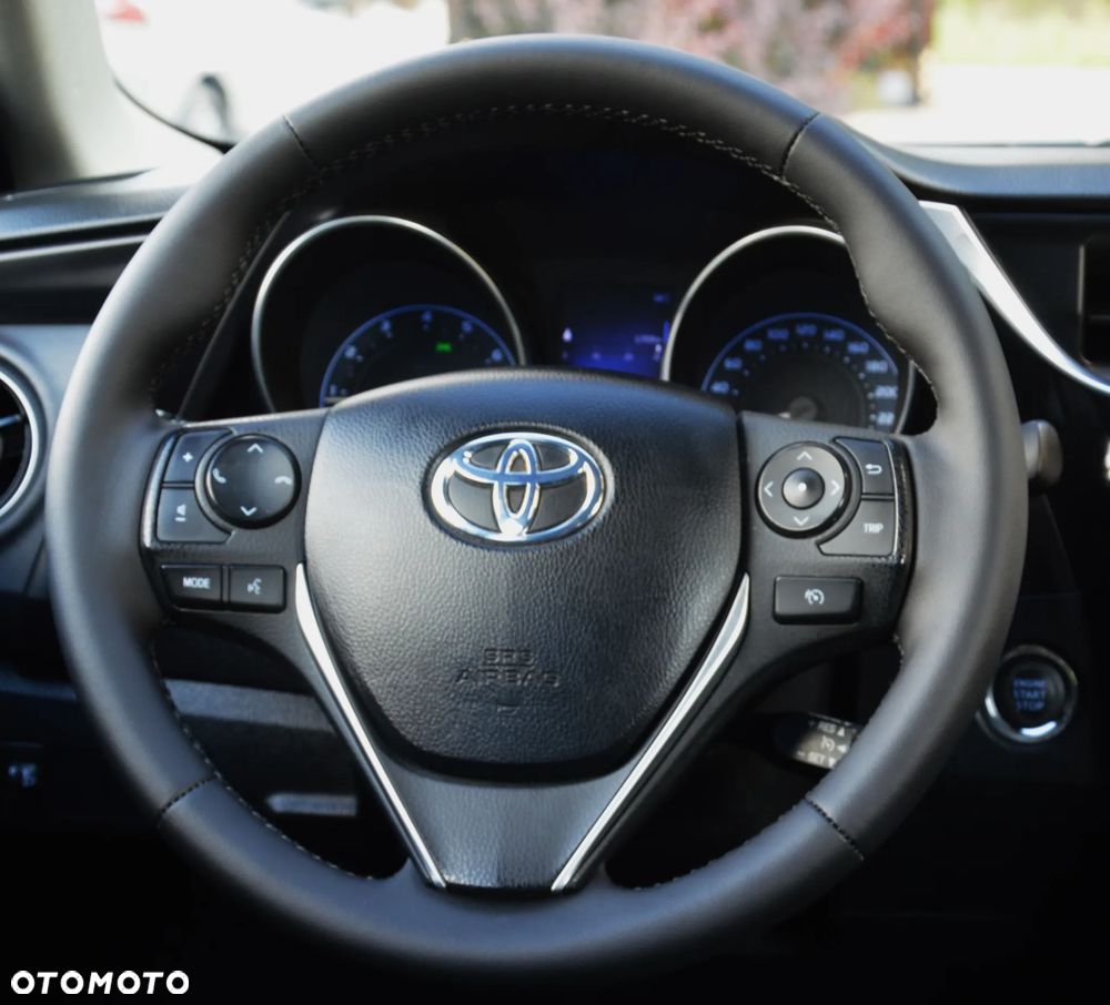 Toyota Auris - 23