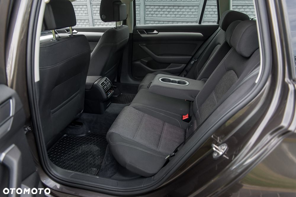 Volkswagen Passat 2.0 TDI BMT Comfortline DSG - 24