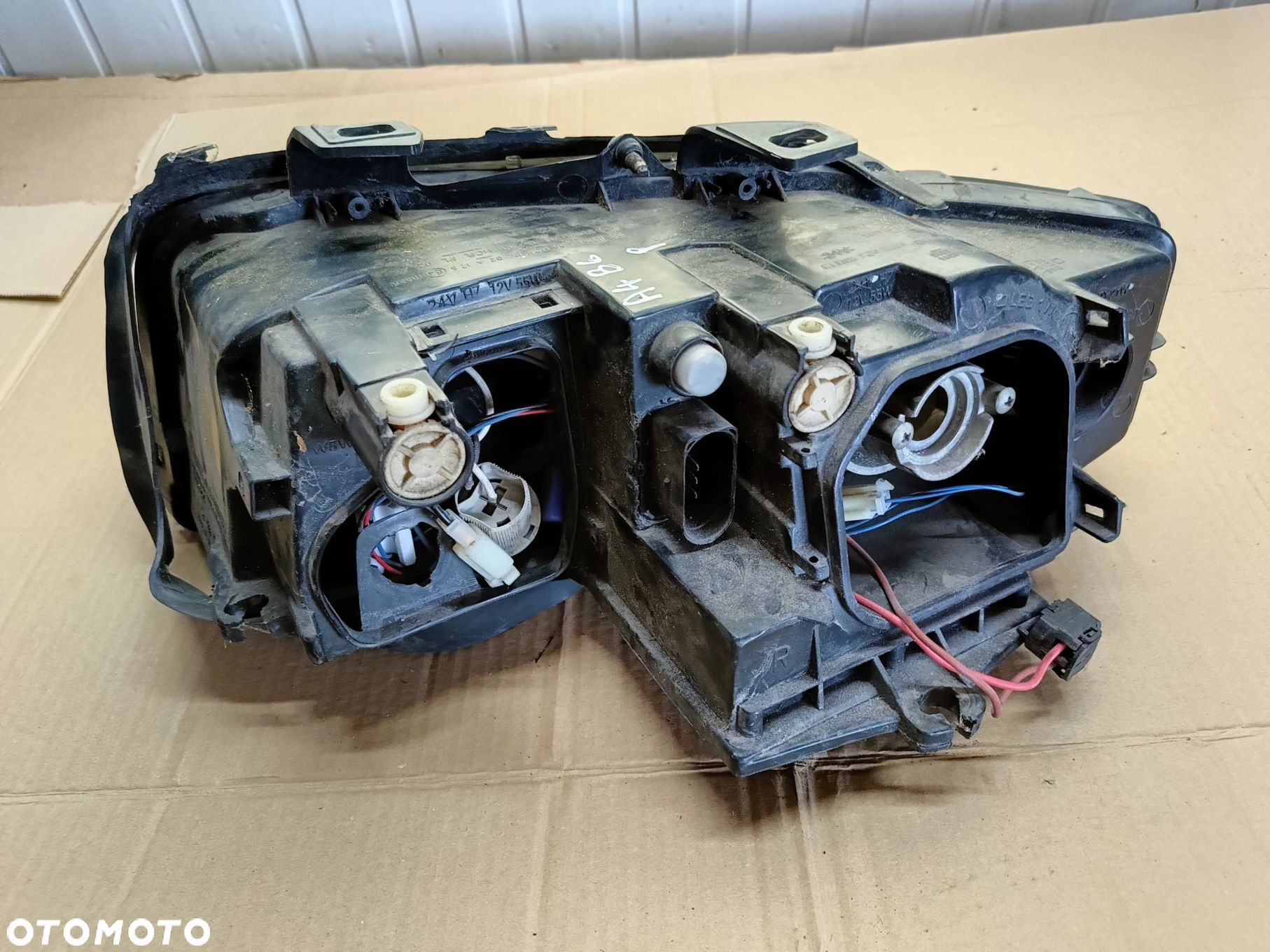 .A4 B6 lampa przednia przód prawa led depo Audi - 2