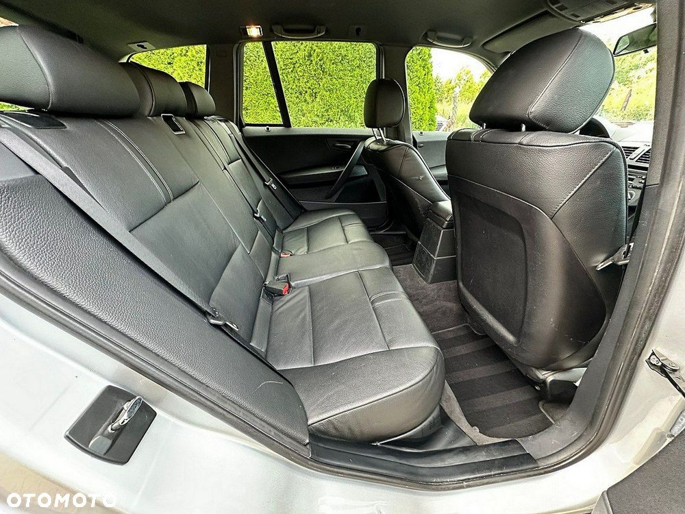 BMW iX3 - 11