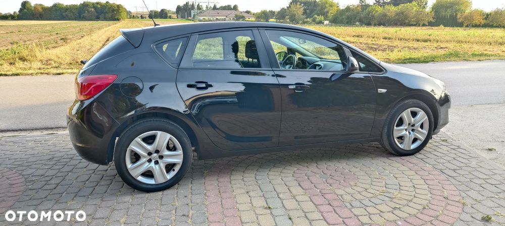 Opel Astra IV 1.6 Sport - 13