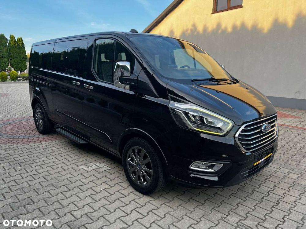 Ford Tourneo Custom - 17