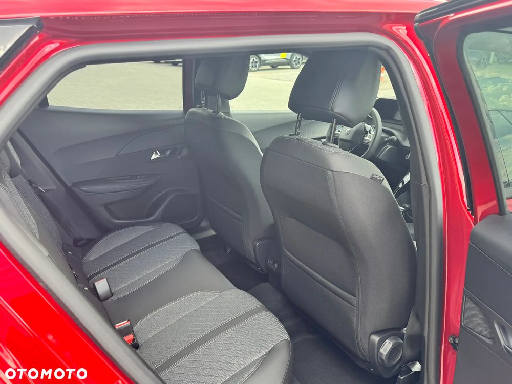 Peugeot 2008 PureTech mHEV Allure e-DCS6 - 7