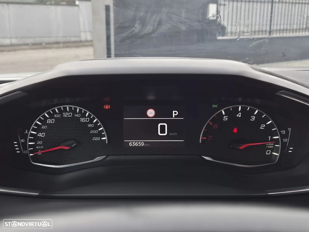 Peugeot 2008 1.2 PureTech Allure EAT8 - 2