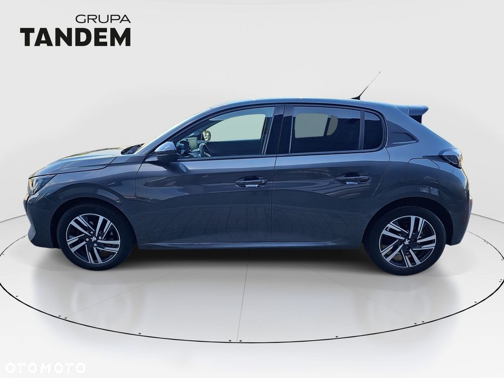 Peugeot 208 - 8