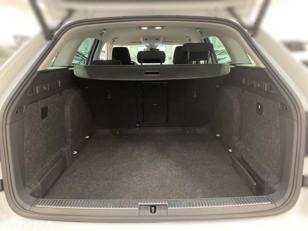 Skoda Superb 2.0 TDI SCR Ambition DSG - 32
