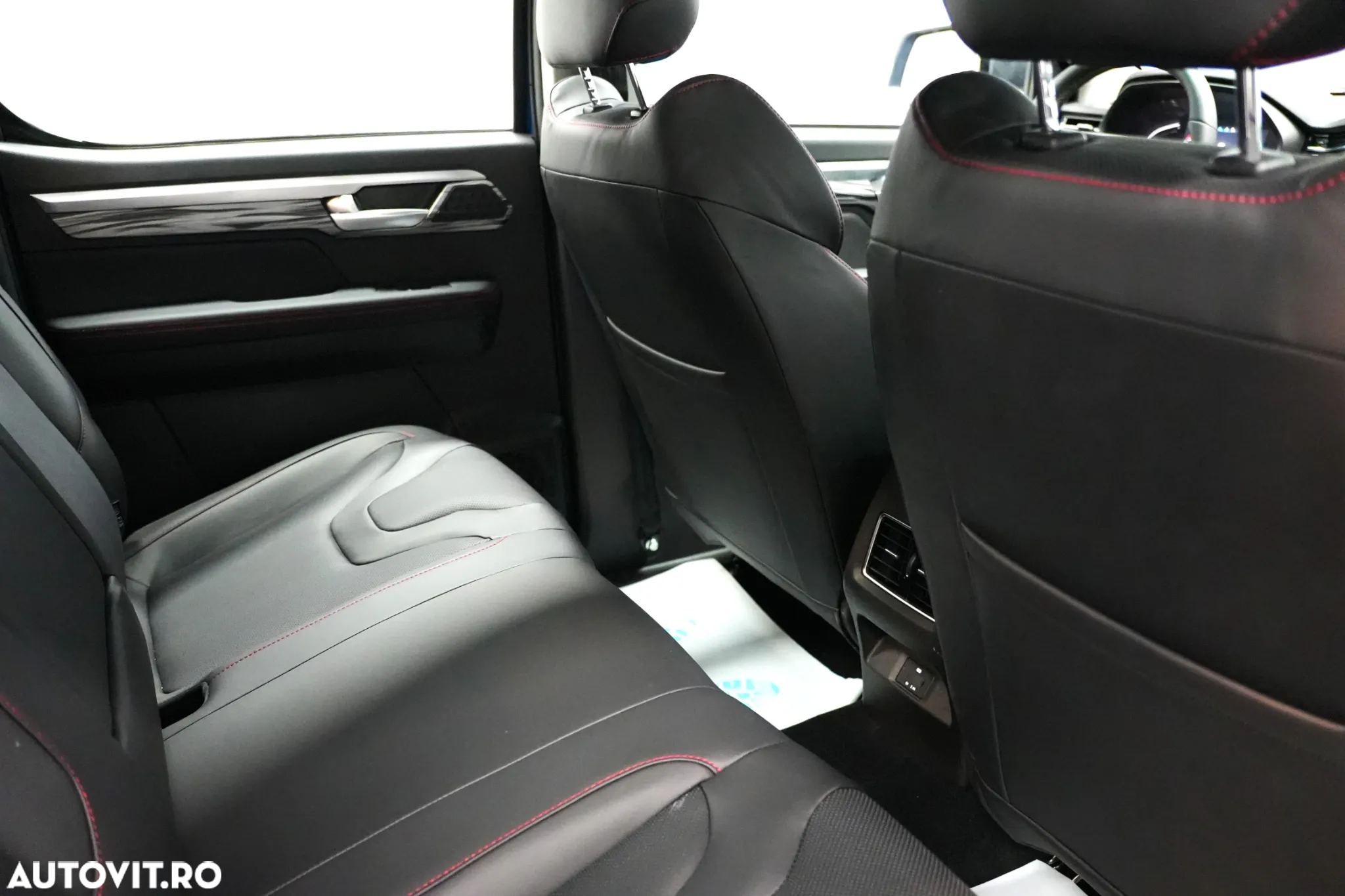 JAC T8 - 11
