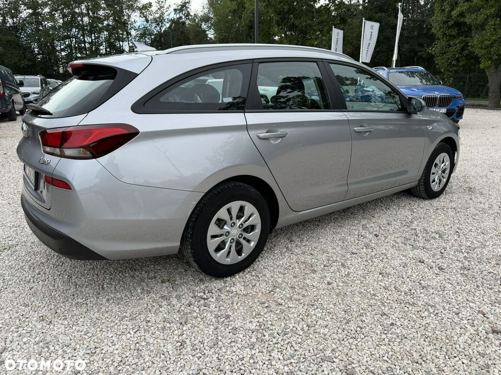 Hyundai i30 1.5 DPI Classic + - 12