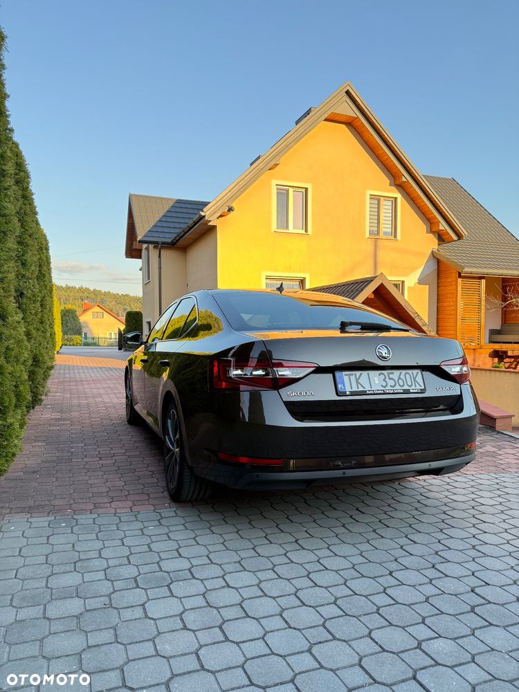 Skoda Superb 2.0 TDI L&K DSG - 5