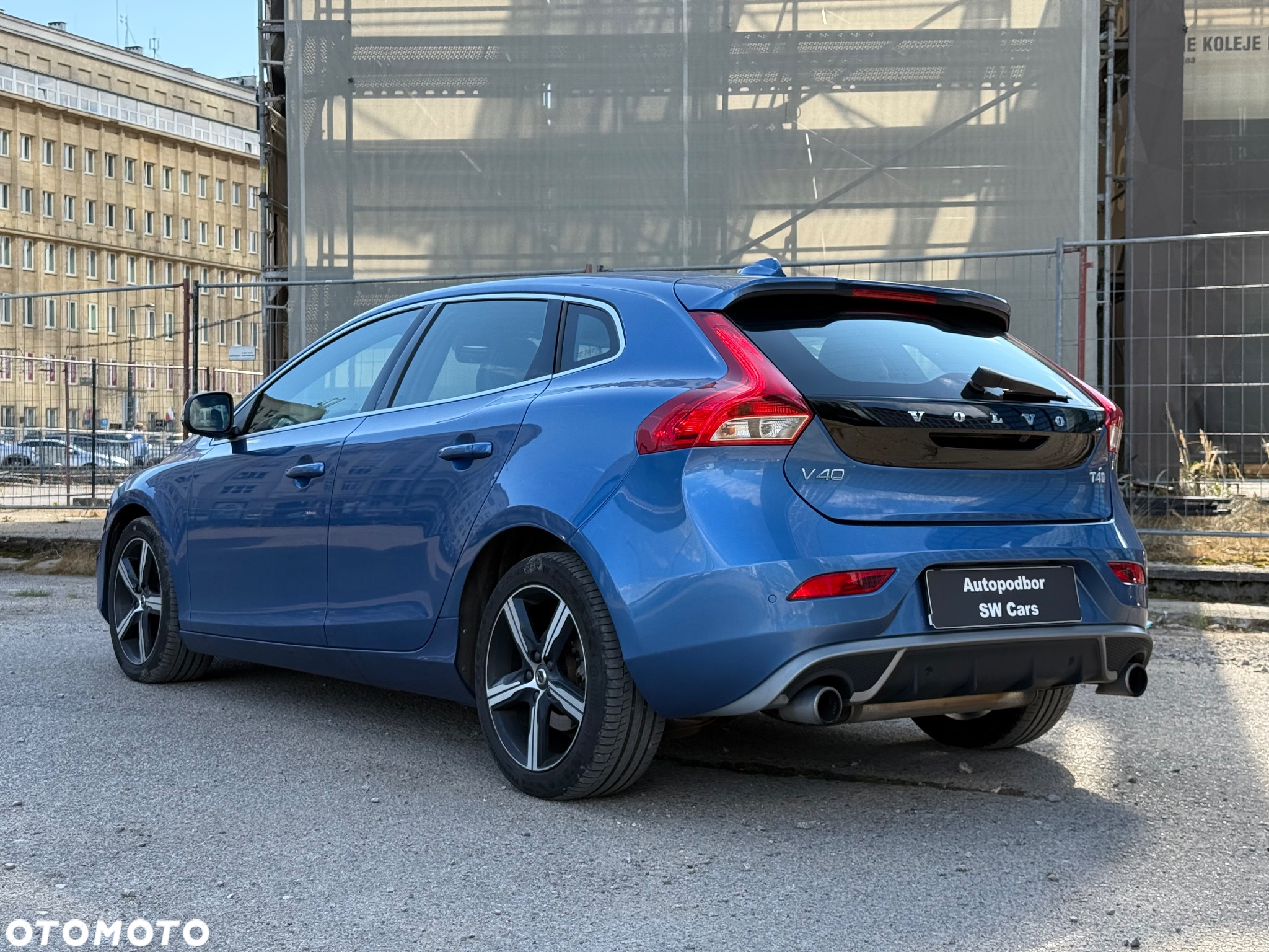 Volvo V40 T4 Drive-E R-Design Momentum - 6