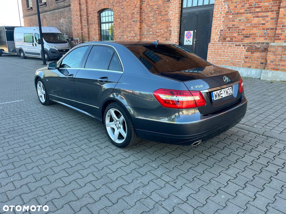 Mercedes-Benz E-Class 2010 photo 4