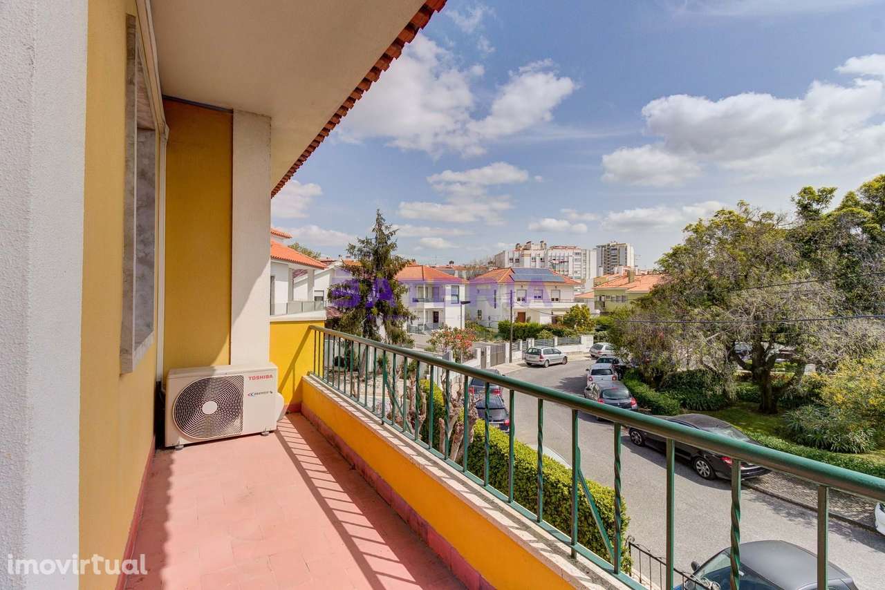 Moradia Independente T5 em Linda-a-Velha - Grande imagem: 2/55