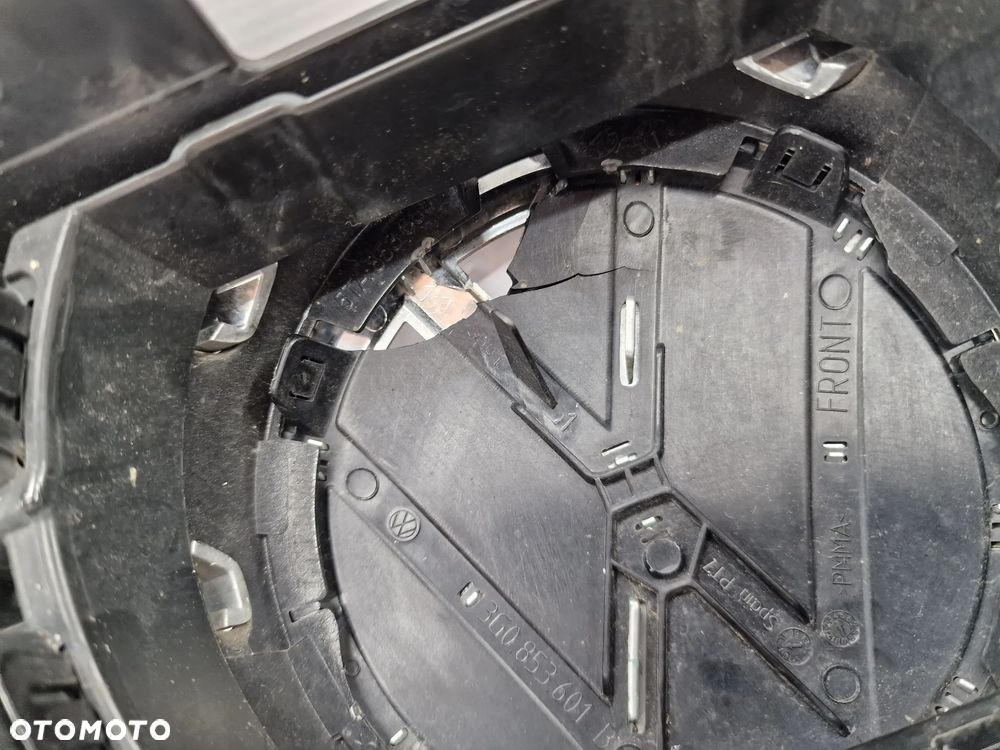 VW TOURAN II LIFT 5TA 15- ATRAPA / GRILL PRZEDNI PRZÓD , NR 5TA853653B / 5TA853651H / 5TA853651J / 5TA853651K , NR AUKCJI GR360 - 17