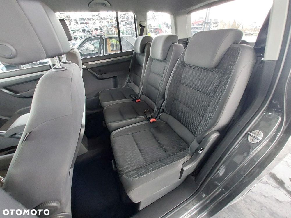 Volkswagen Touran 1.6 TDI DPF BlueMot Comfortline - 6