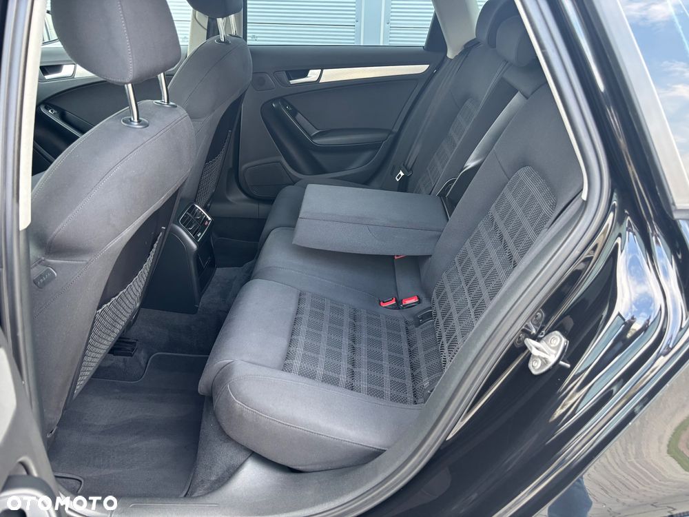 Audi A4 Avant 2.0 TDI DPF quattro Attraction - 39