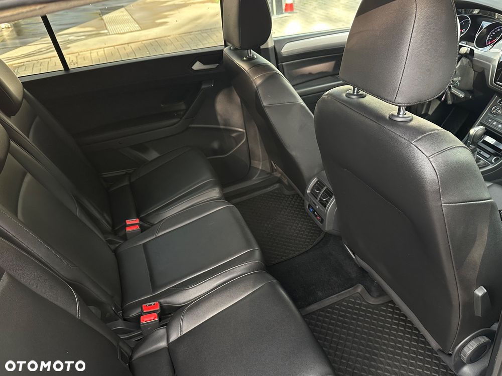 Volkswagen Touran - 21