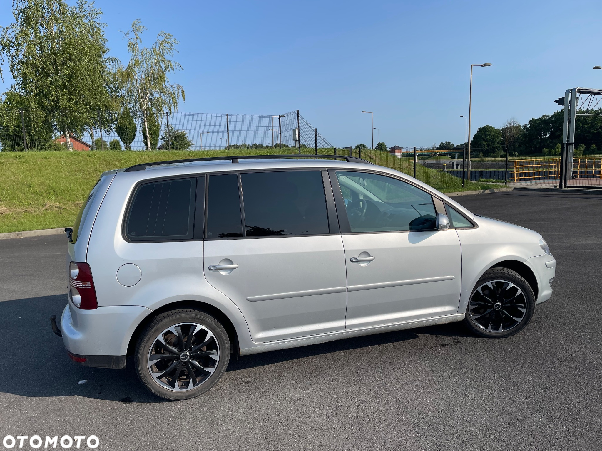 Volkswagen Touran - 4